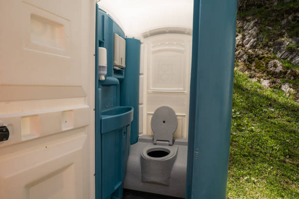 Porta potty delivery and setup in Eddystone, PA
